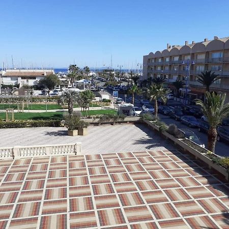 Appartement Studio 4 personnes avec vue sur le port à Hyères Extérieur photo