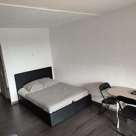 Appartement Studio 4 personnes avec vue sur le port à Hyères Extérieur photo